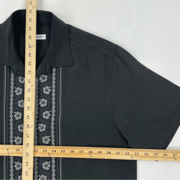 Tommy Bahama Silk Shirt Men’s L Black Floral Embroidered Hawaiian Button Up - Picture 7 of 8